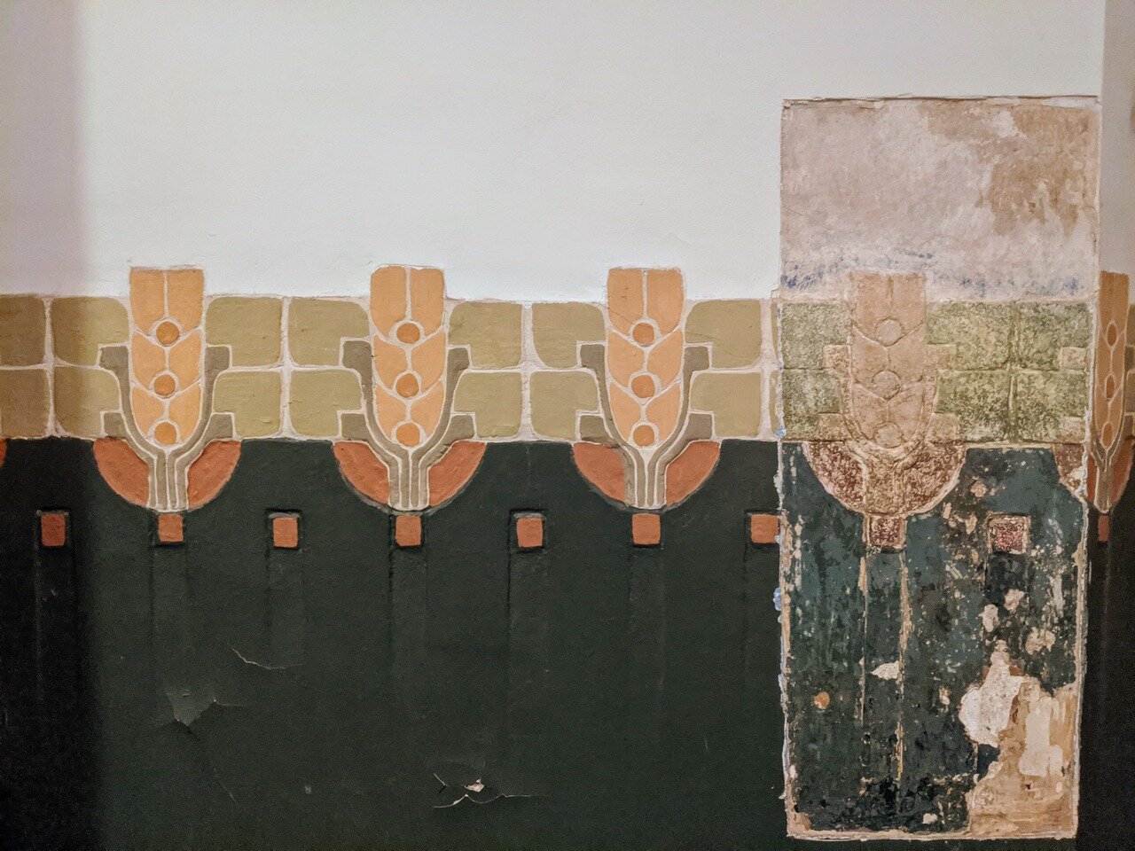 apartment wall motif, Helsinki, Finland