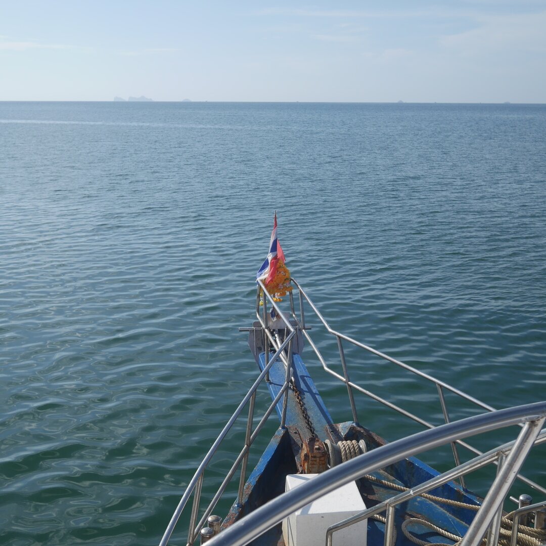boat prow, waters off Hat Thung Wua Laen, Thailand