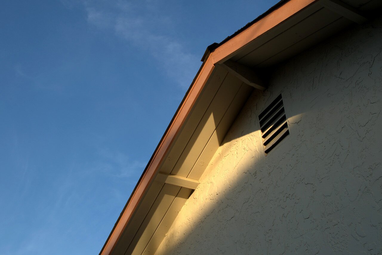 eaves and sunlight, San José, California