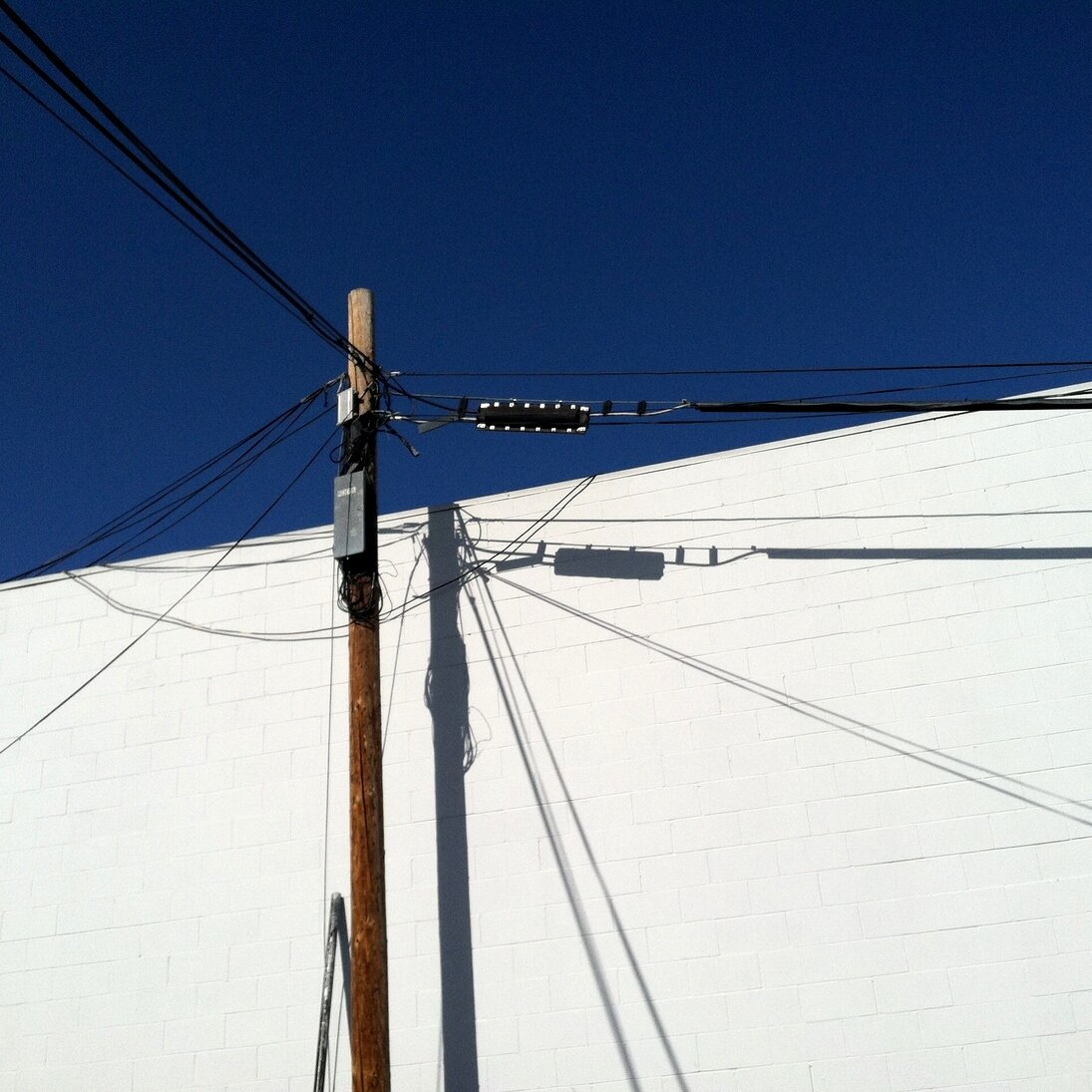 wall, pole, and lines, San José, California