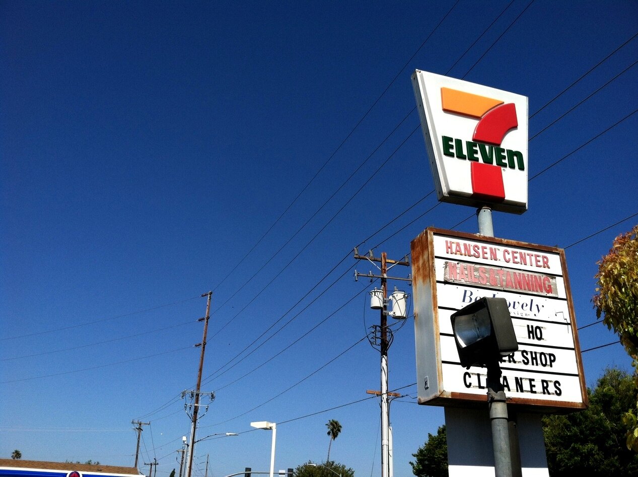 7-Eleven strip mall sign, San José, California