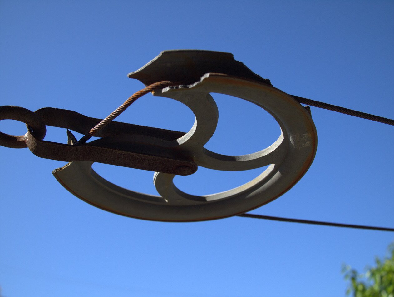 broken pulley, San José, California
