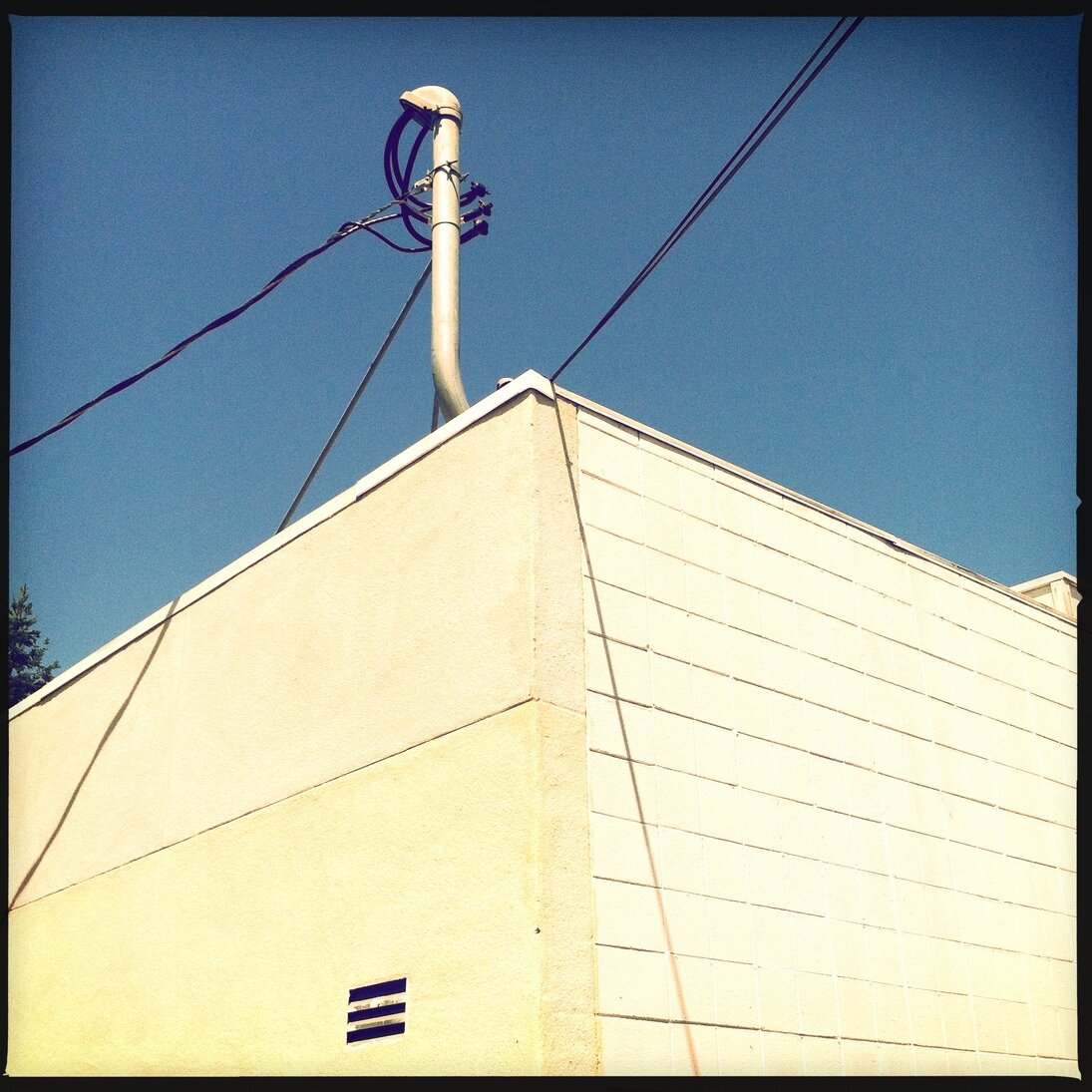 cinderblock and weatherhead, San José, California - Hipstamatic